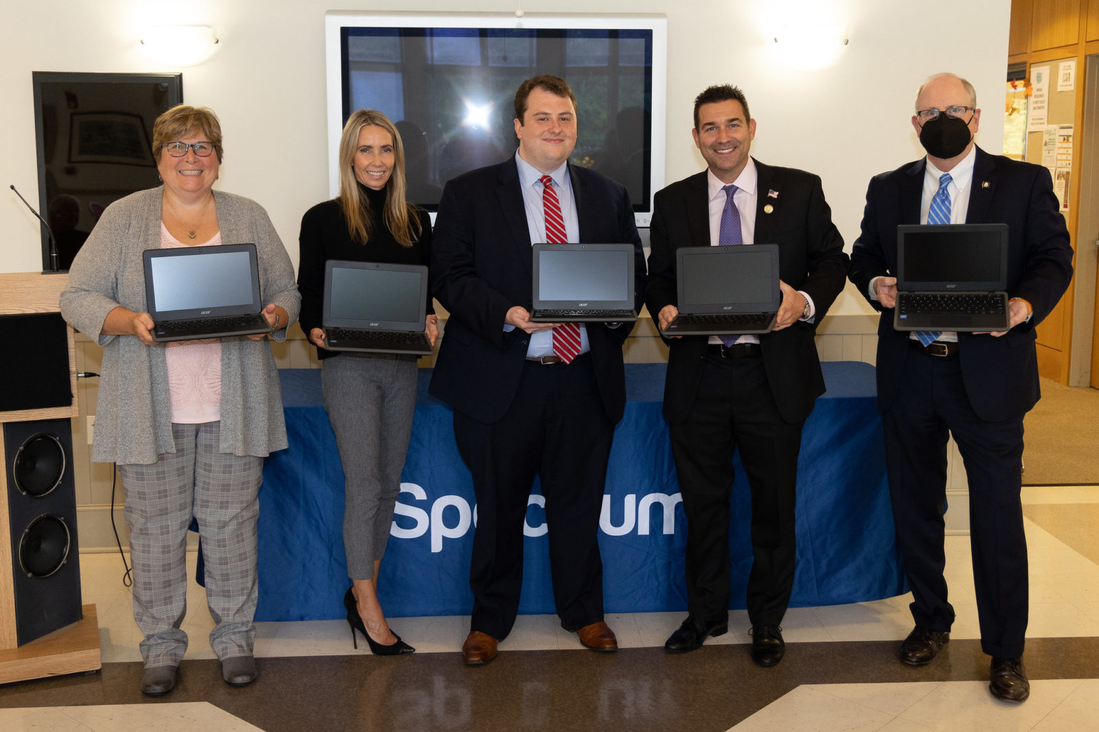 Sen. Kelly, Rep. Scott, Local Officials Welcome Donation to Monroe Senior Center - CT Senate Republic