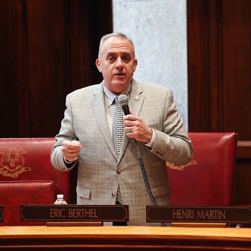 Sen. Berthel reacts to the increase in electricity costs from Eversource and UI | WATR - CT Senate Republic