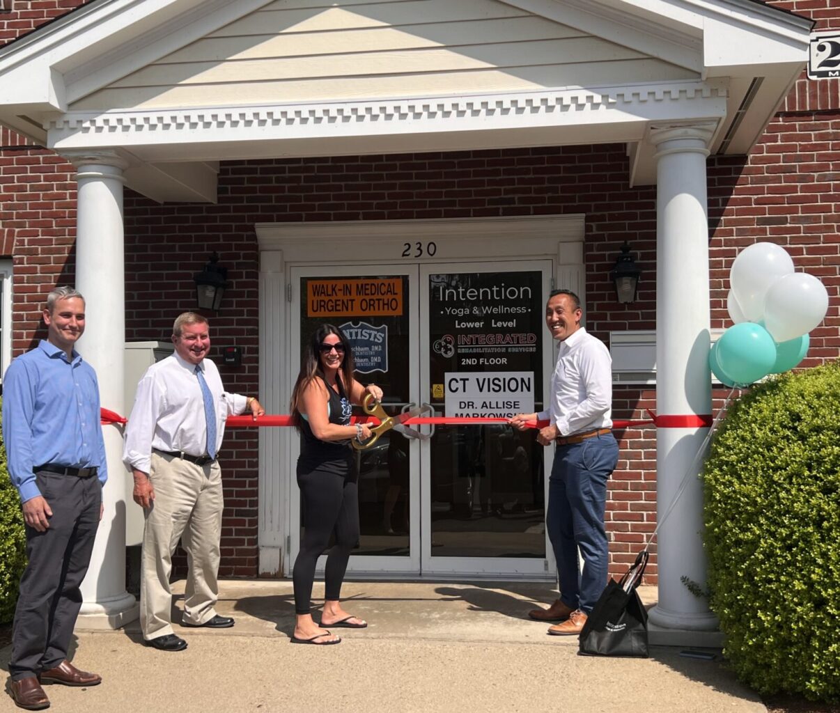 (Photo) Sen. Kissel Helps Welcome New Biz to Suffield - CT Senate Republic