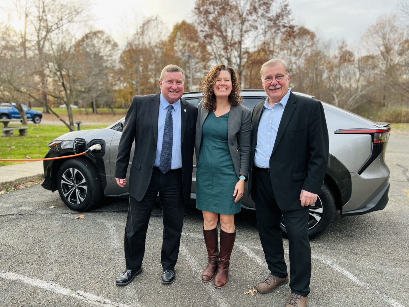 (photo) Enfield lawmakers visit manufacturer of EV supply equipment - CT Senate Republic
